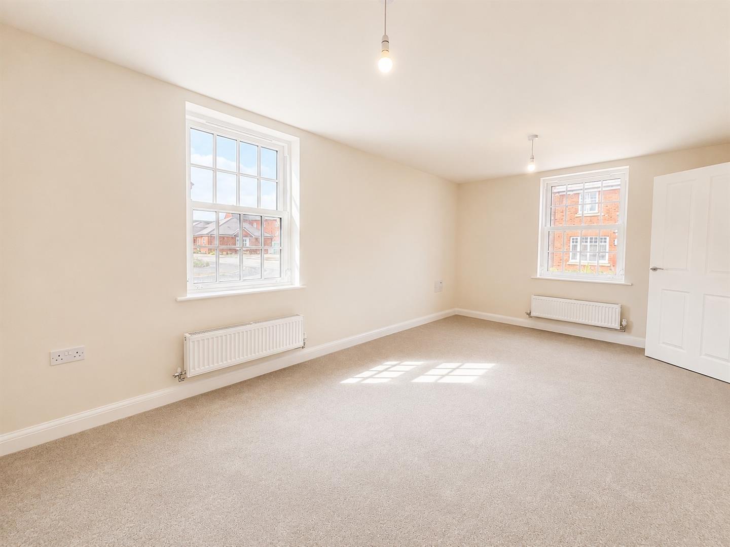 3 bed property in Cearle Close, Bedford
